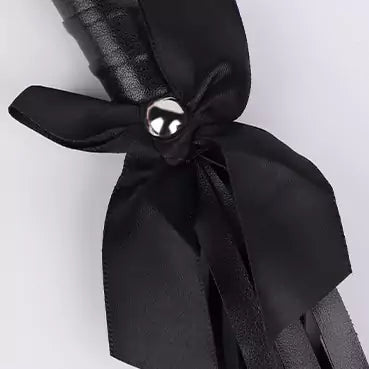 Bow-Tie Fringe Flogger