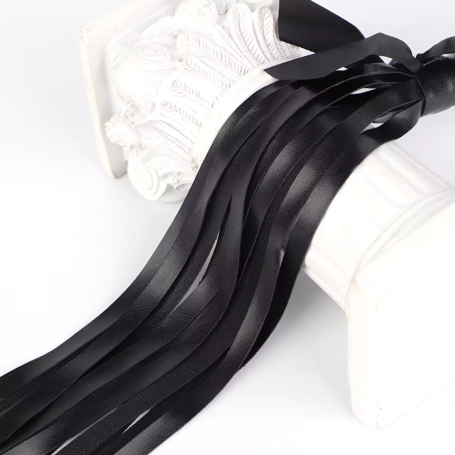 Bow-Tie Fringe Flogger