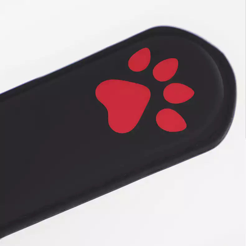 Close-up of paw-shaped silicone strike tip